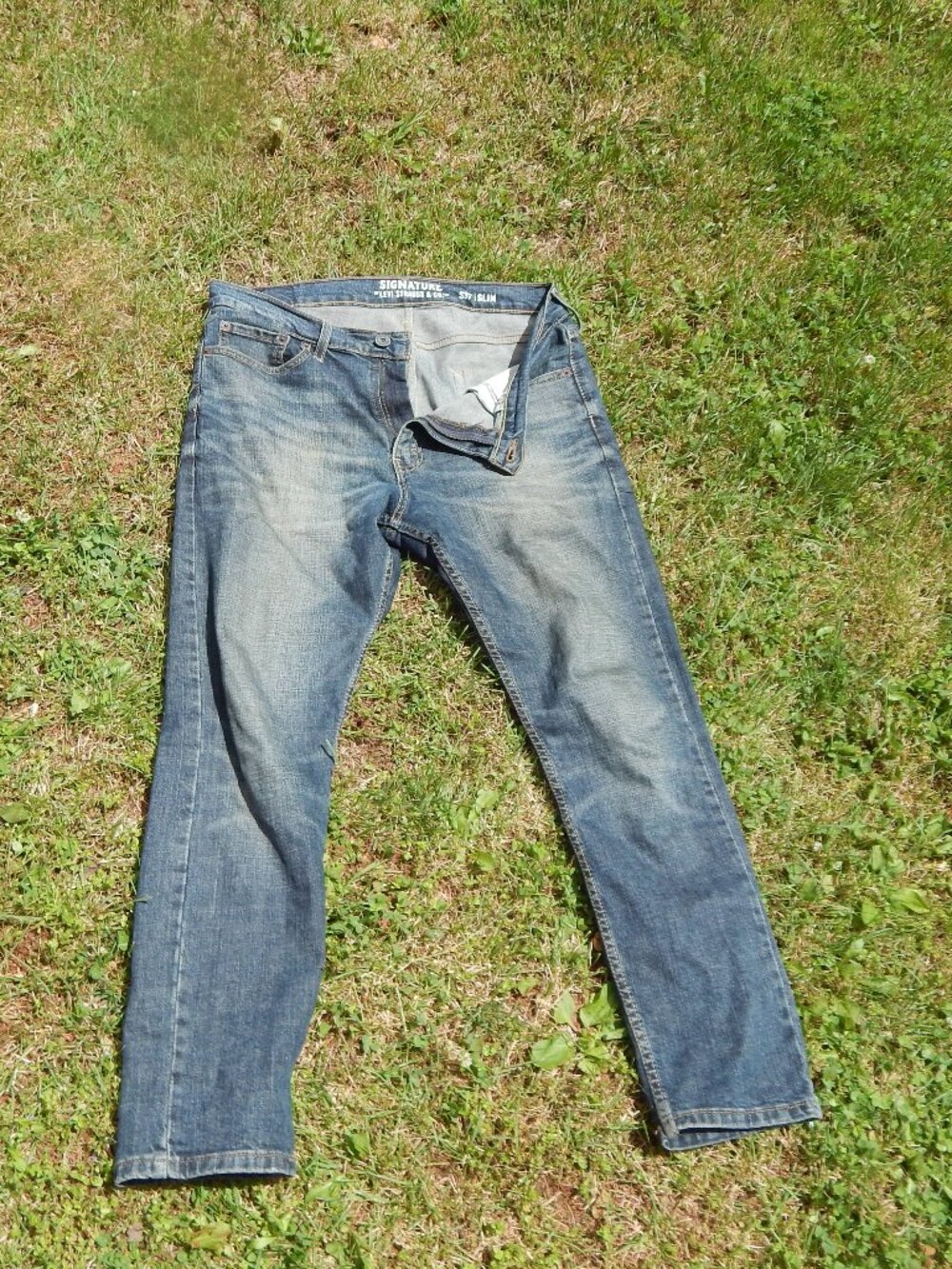 Levis S57 Signature Mens Size 33X30 SLIM